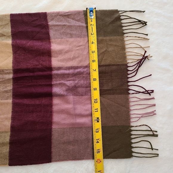 Scarf  - Picture 3 of 9